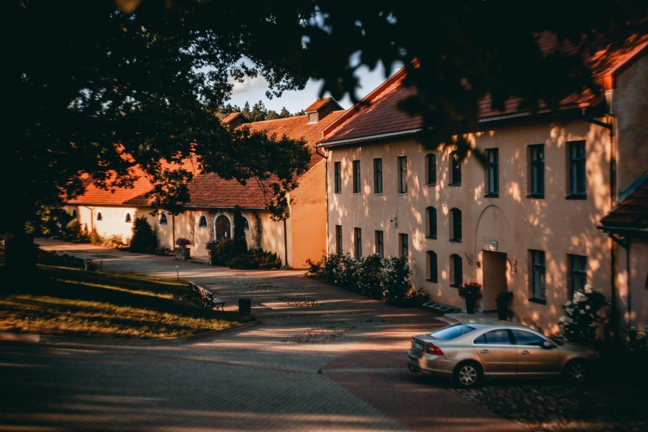 Slokenbekas Muiza Hotel Milzkalne Buitenkant foto
