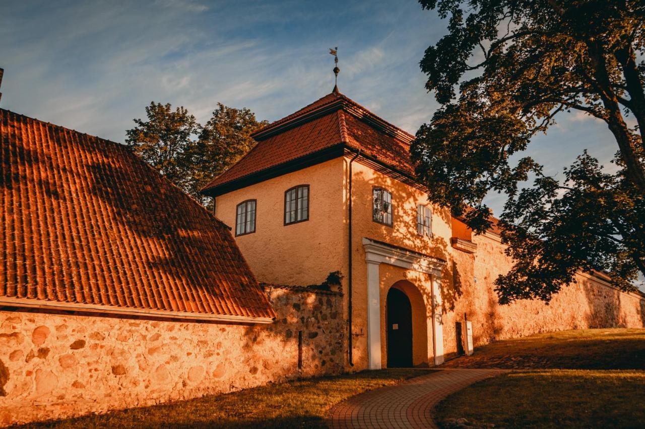 Slokenbekas Muiza Hotel Milzkalne Buitenkant foto
